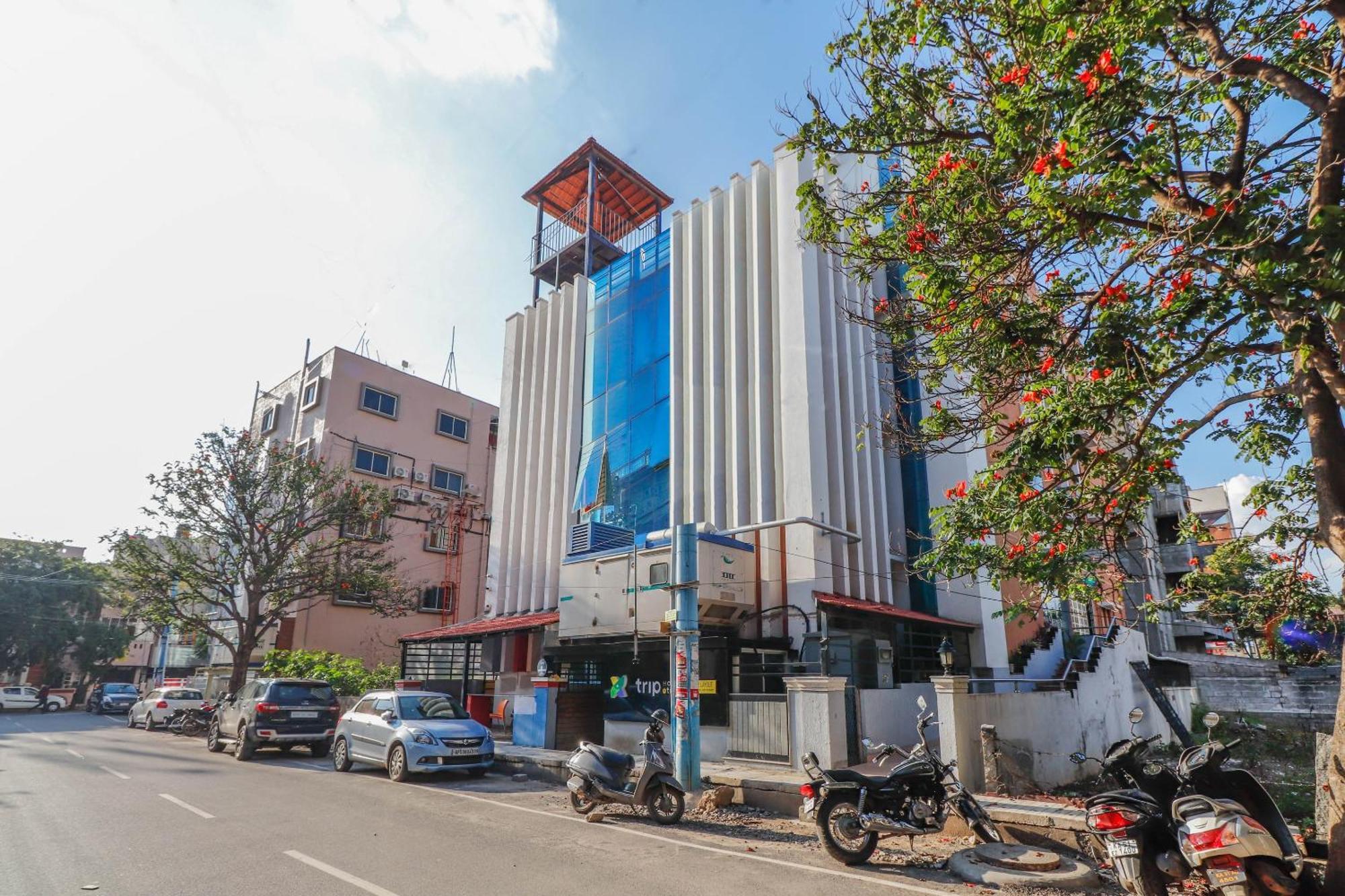 Emara Grand Hotel Bangalore Exterior foto